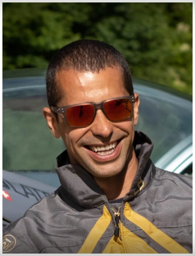 Luc Bourgeois Decouverte survol Alpes Valais Vol touriste vol d'accrobatie Vol de croisière avions confort aeroport de Sion Valais prix avantageux vol gyrocoptère autogire voltige aérienne sensation forte adrénaline vol famille voyage en avion